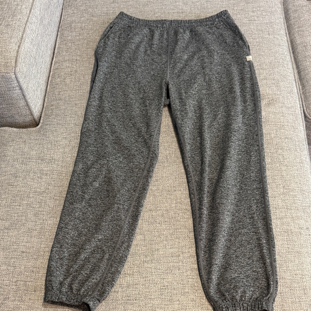 EUC. Vuori Women’s Performance Jogger Heathered Gray Size Small